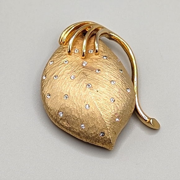 Vintage Jewelry - Vintage Florentine Finish Crystal Studded Strawberry Brooch